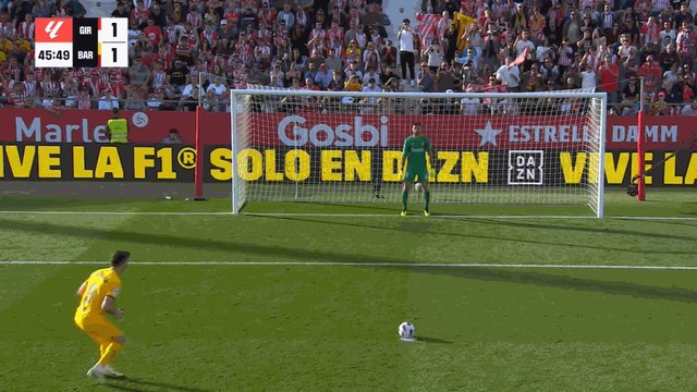 1714843296380024706.gif 1-2莱万.gif