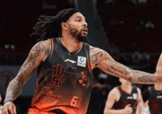 媒体人发问：山东战胜北京取得五连胜，今晚全场最佳是谁？