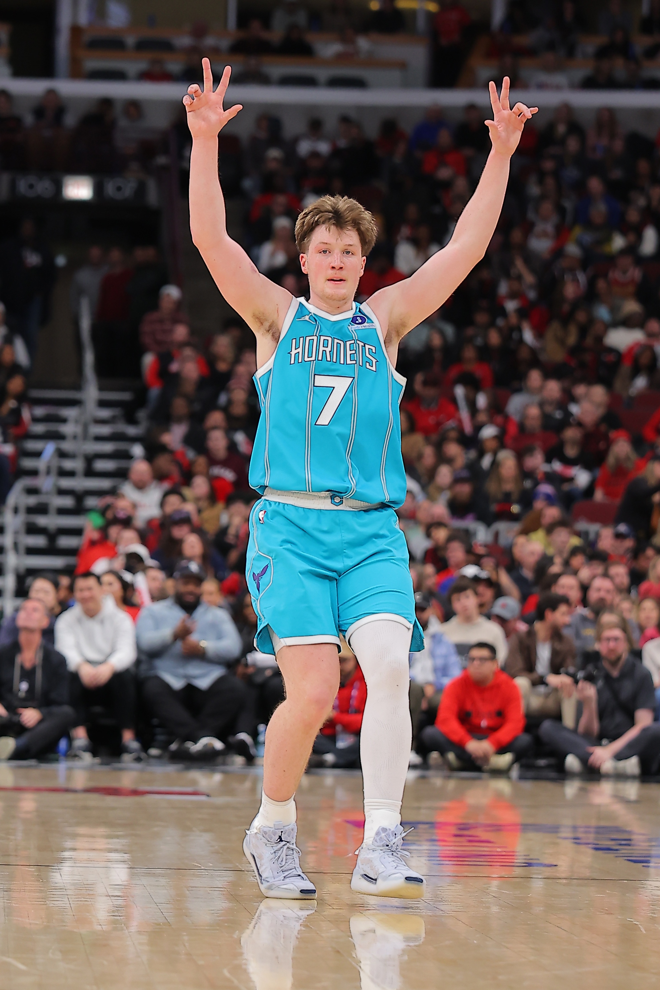 官网新秀榜：克尼佩尔反超弗拉格排第1 埃奇库姆第3 哈珀杀进榜单