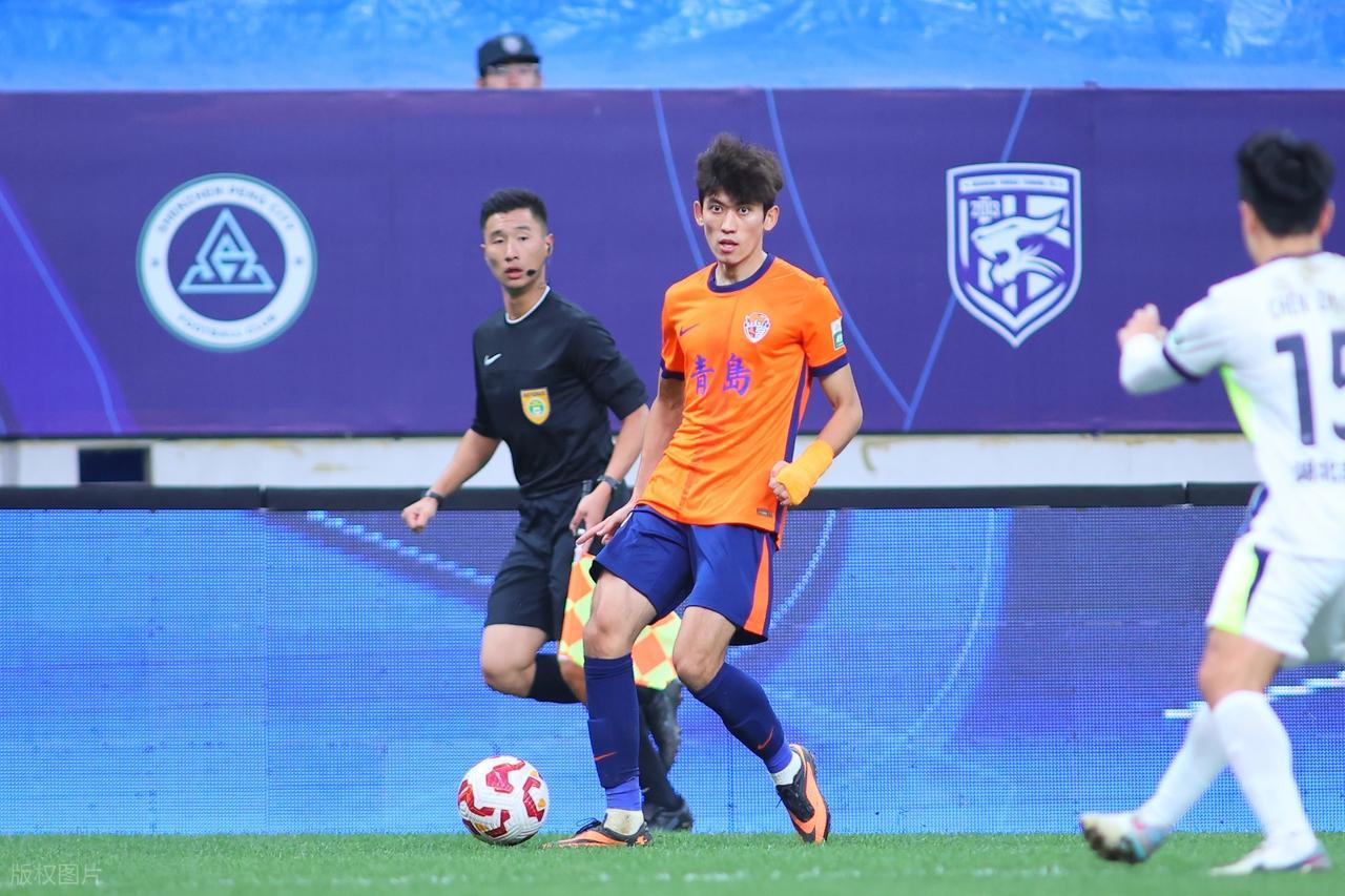 1比1！山东鲁能球迷笑醒了，新援刚入队就进球，成为韩鹏掌上宝