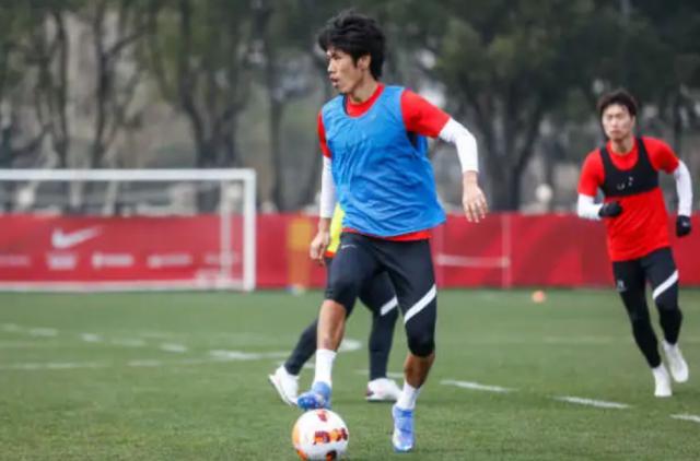 开云APP-开练数日为何还在拉体能？新海港扬帆正与时间赛跑