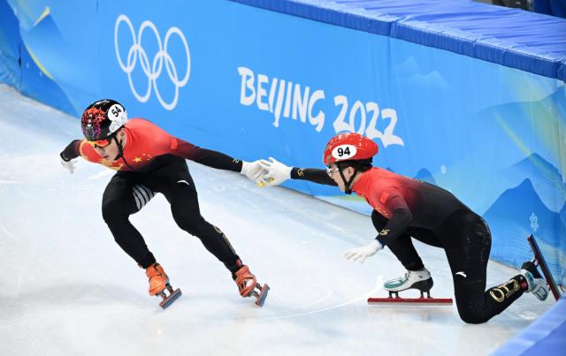 开云体育-有惊无险！中国队摔倒无碍晋级男子5000米接力决赛