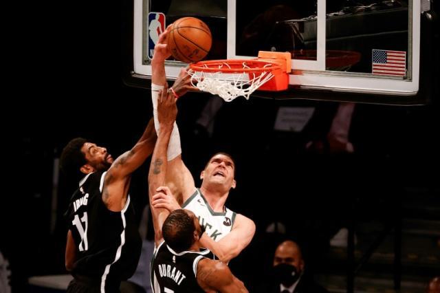 AFP6176437951857008604055772828866070817906-bkn-bko-spo-milwaukee-bucks-v-brooklyn-nets---game-one-1.jpg